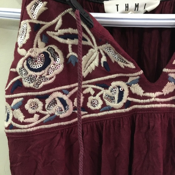 Embroidered Burgundy Sleeveless Top - Picture 7 of 9